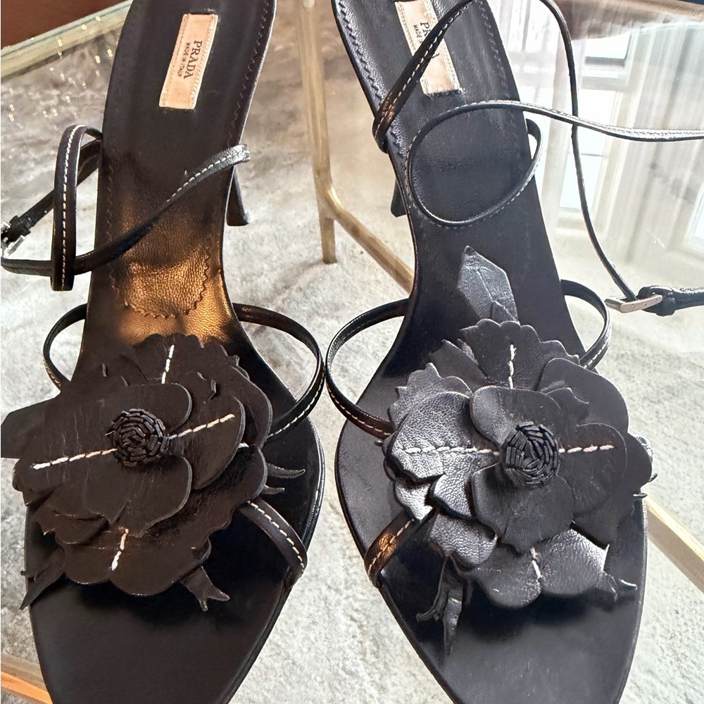 Vintage Prada Flower Ankle Wrap Black Leather Strappy Sandal Heel 40.5 10.5 New